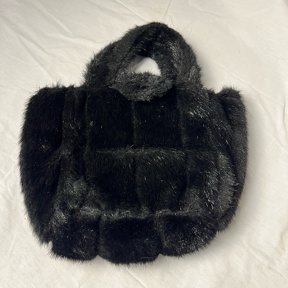 Elegant Black Faux Fur Shoulder Bag
